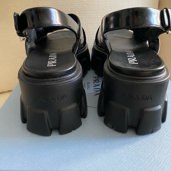 Authentic Prada Monolith lug sole sandal 🖤 - Picture 9 of 9